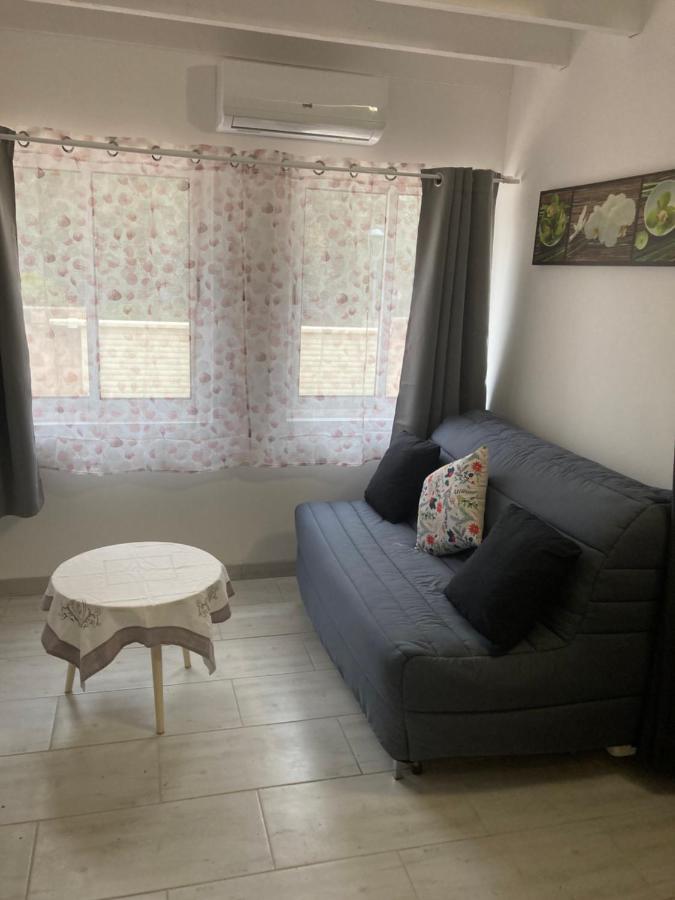 Au Havre De Paix Apartment Gareoult Ngoại thất bức ảnh